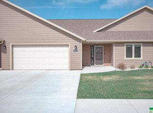 203 Prairie Bluff Dr, Sergeant Bluff, IA 51054