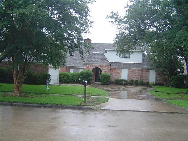 1st image of 2813 Country Club Dr