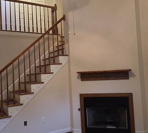 Family Room with fireplace / vaulted ceiling