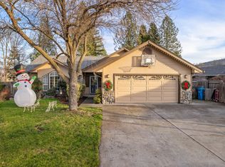 556 Pheasant Run Dr, Talent, OR 97540