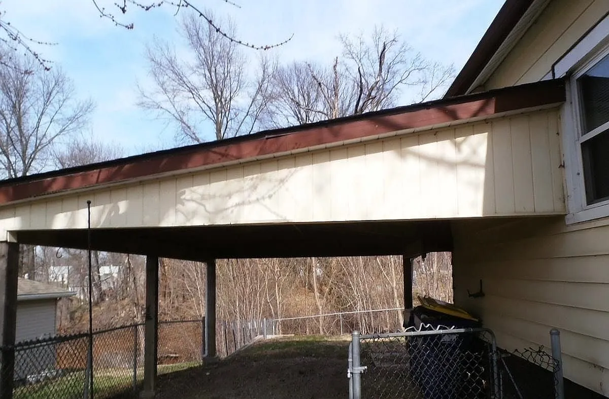628 N Kansas St — Photo 2