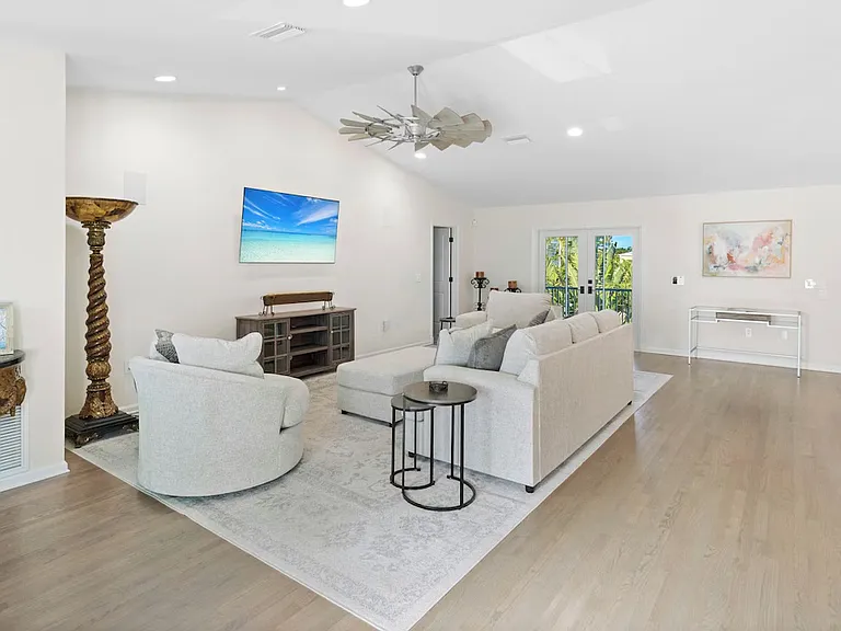 350 Firehouse Ct — Photo 8