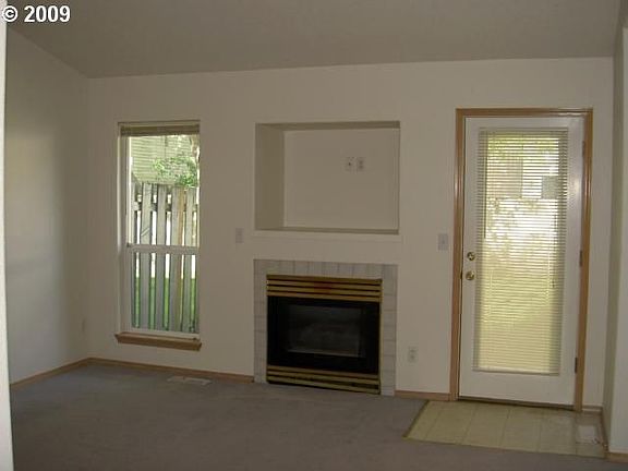 5th image of 165 SE 29th Ave