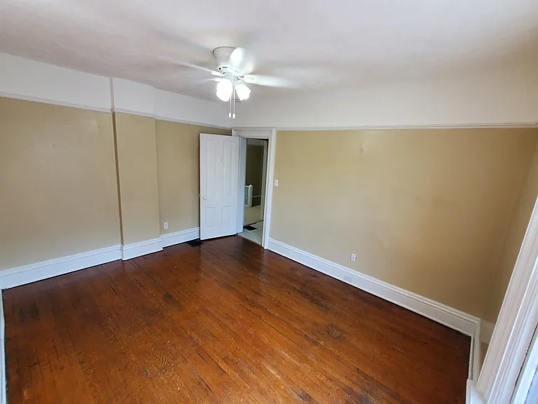 140 College Ave NE #4 — Photo 9