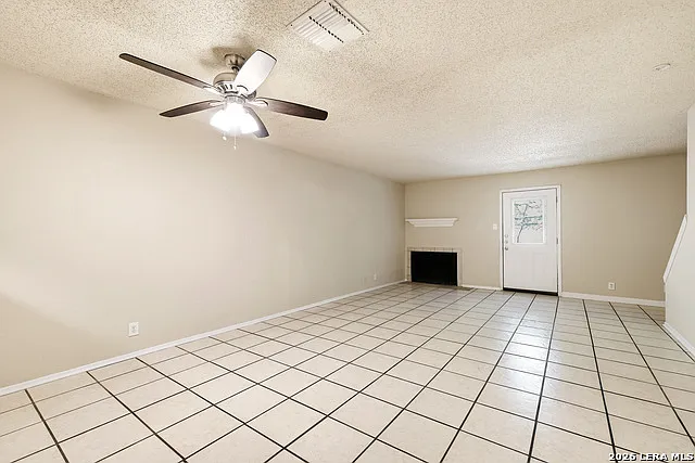 2 bed, 2.5 bath, 1300 sqft, $995 — Photo 3