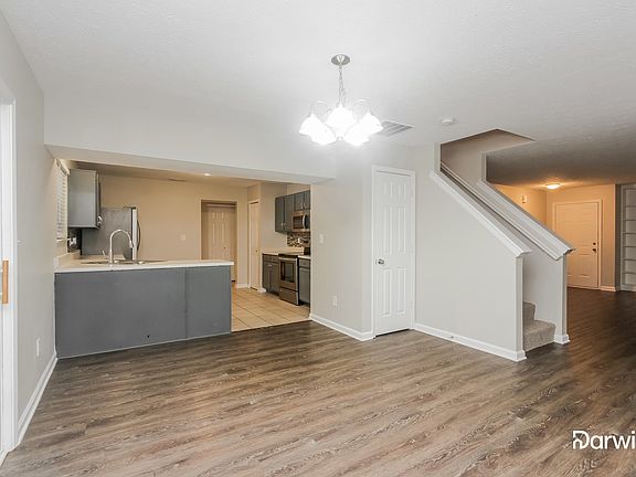 5th image of 1082 Country Meadow Ct