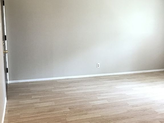 3rd image of 4250 Virginia Ave APT 2