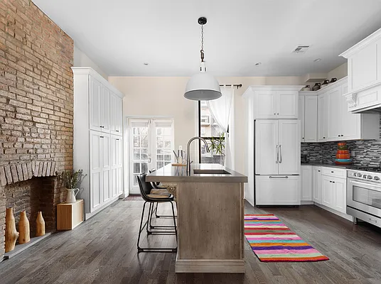 Sold by Compass | media 4