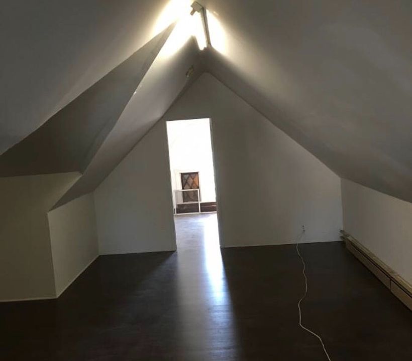 2nd image of 1595 Castleton Ave