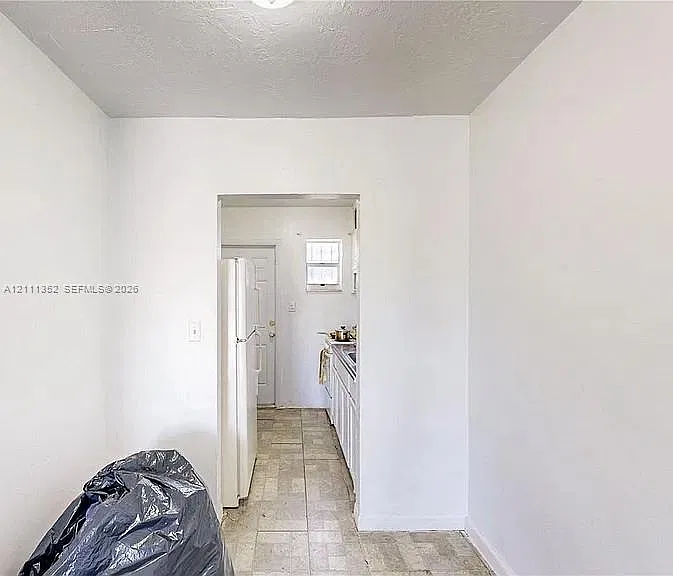 Coral Bay Manor — Photo 2