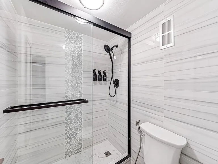 380 Seaview Ct #207 — Photo 20