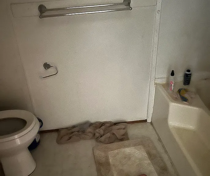 340 E North St #14 — Photo 9