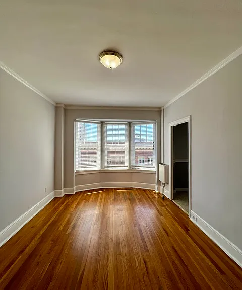 808 Leavenworth — Photo 3