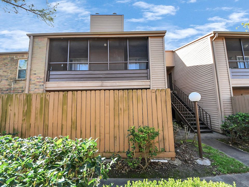 1st image of 10555 Turtlewood Ct Unit 1510