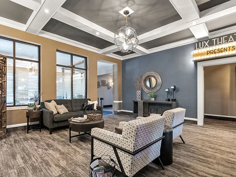 Lux Apartments — Photo 37