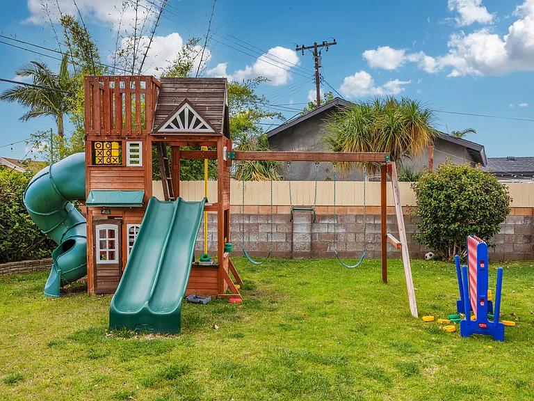 9302 Tina Way — Photo 11