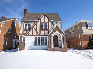 3695 Rolliston Rd, Shaker Heights, OH 44120