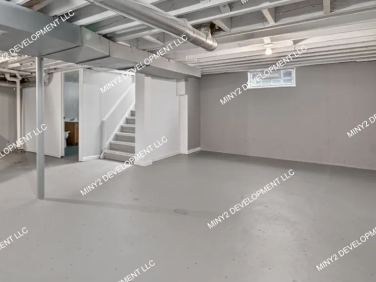 21422 Pembroke Ave — Photo 23