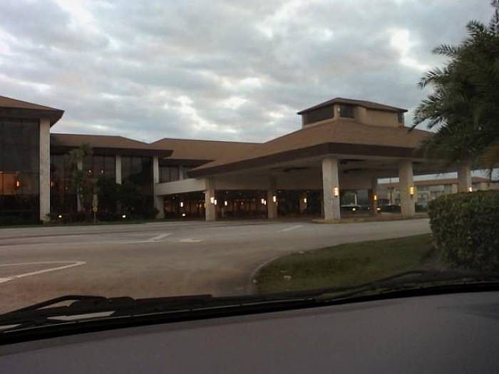 CLUB HOUSE ENTRANCE