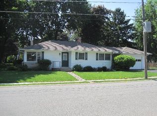 8 N Seebert St, Cary, IL 60013