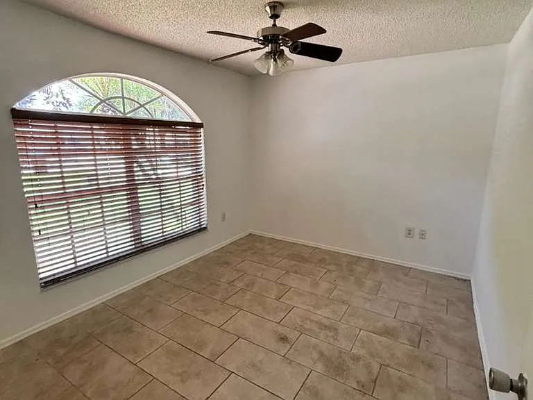 2713 Palm Isle Way — Photo 16