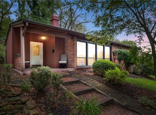 2686 Winchester Dr, Pittsburgh, PA