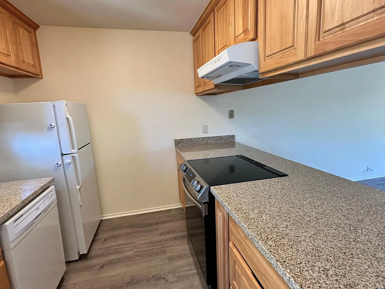 2 bed, $2,400 — Photo 3