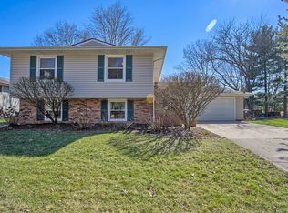 403 E McHenry St, Urbana, IL
