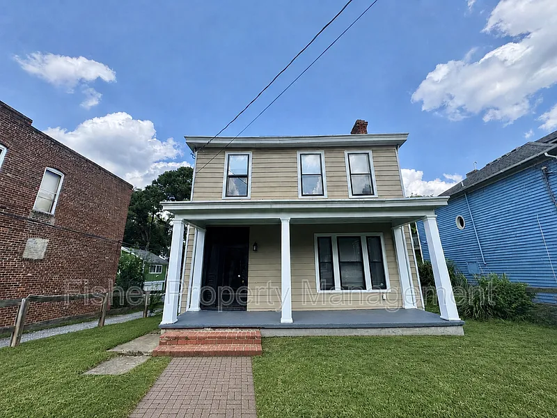 411 W 26th St
