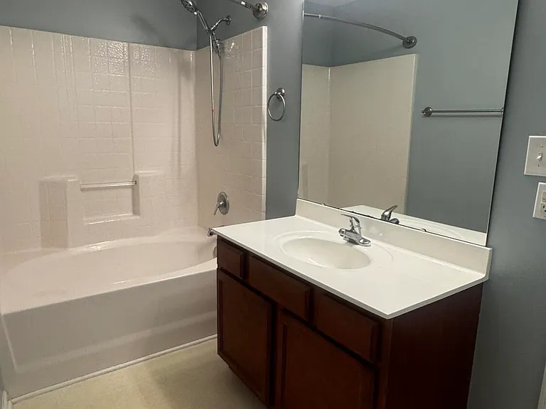 104 Republic Ct — Photo 14