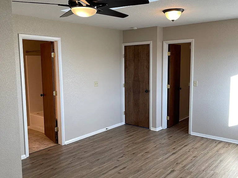 Boswell Dr — Photo 18