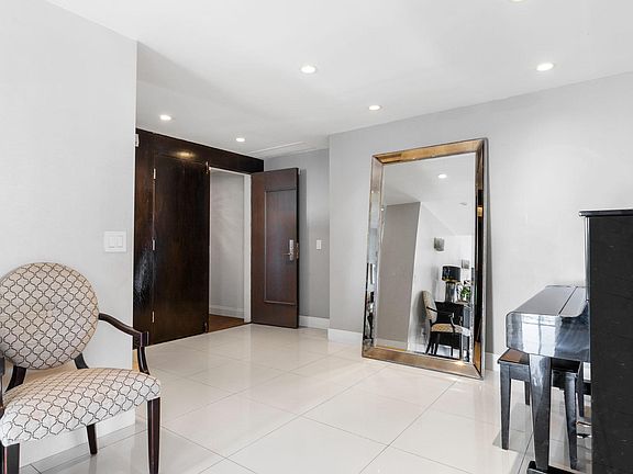 3rd image of 121 S Palm Dr #Penthouse