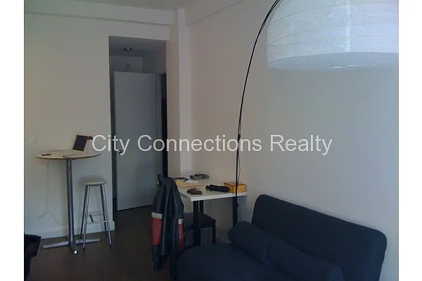 Rented by City Connections Realty | media 33