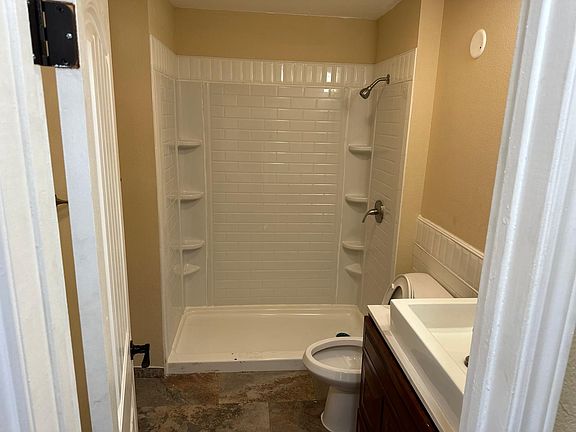 5th image of 7093 Barton St