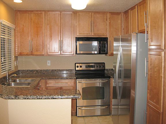 4th image of 78650 Avenue 42 APT 2203