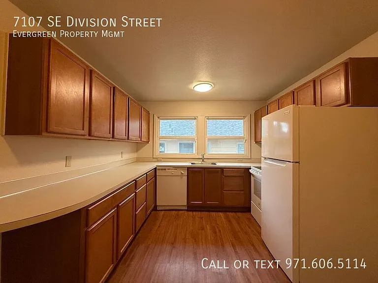 7107 SE Division St — Photo 8