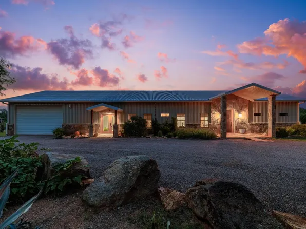 3724 Ranch Road 3347, Round Mountain, TX 78663