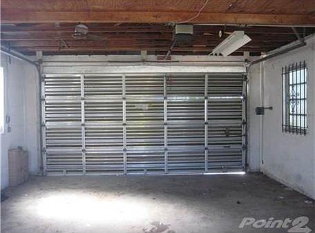 3rd image of 590 NW 131st St