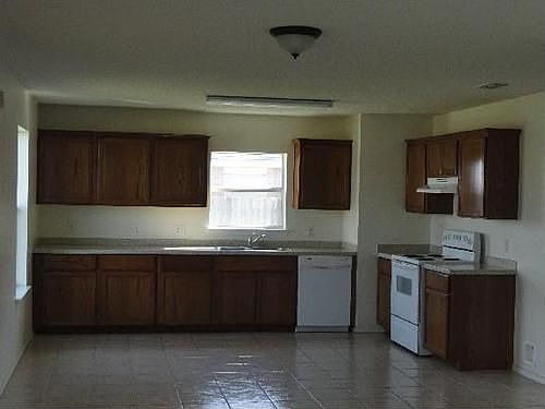 5th image of 26114 Meredith St