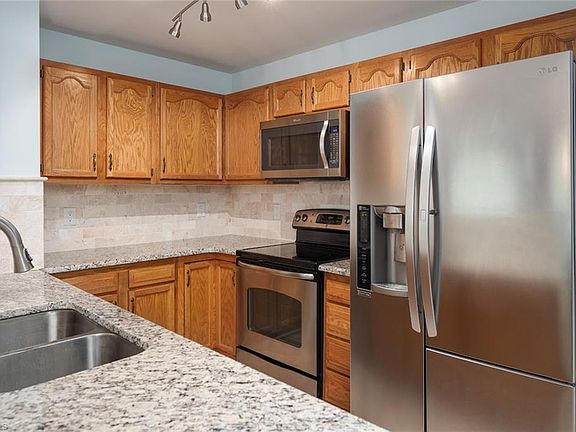 3rd image of 5008 Lawndale Dr Unit G