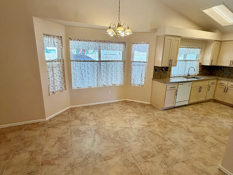 5556 Symphony Ct — Photo 4