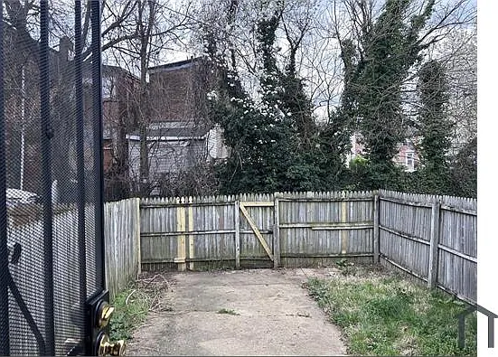 2120 Brunt St — Photo 6
