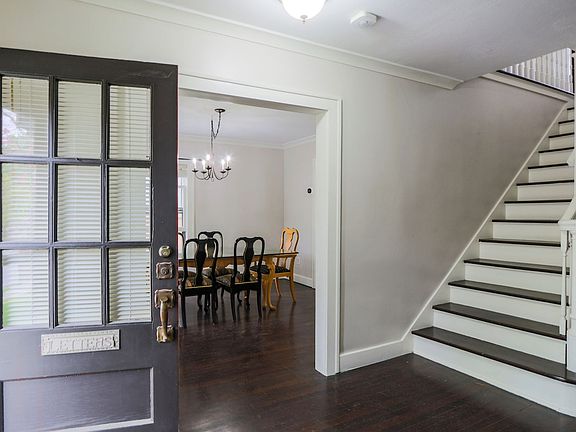 3rd image of 204 W 68th Ter
