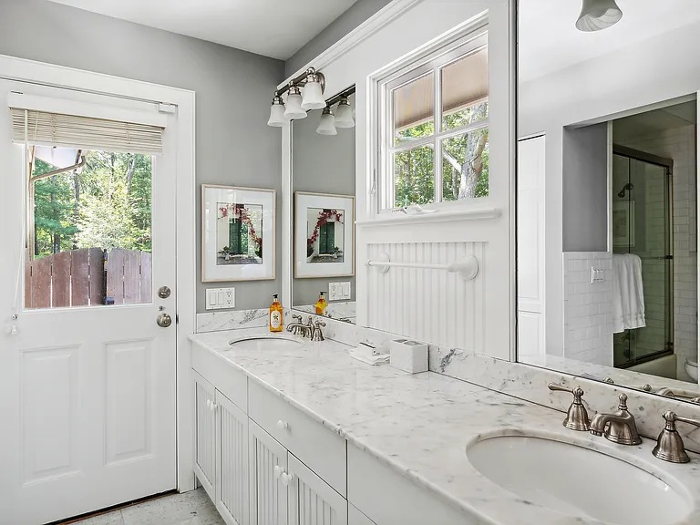 647 Hands Creek Rd — Photo 11