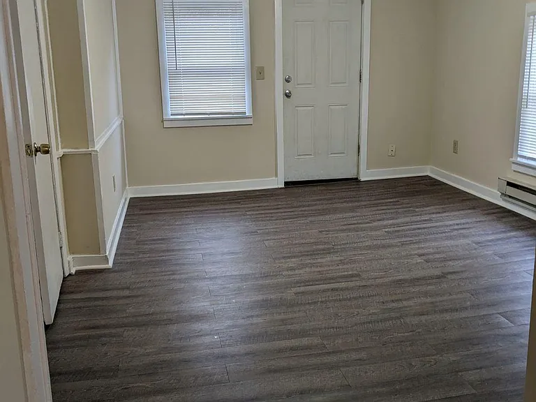 464 Pleasant St #8 — Photo 1