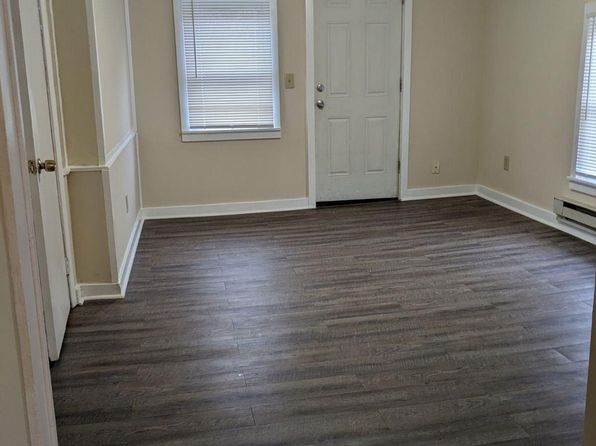 464 Pleasant St #8