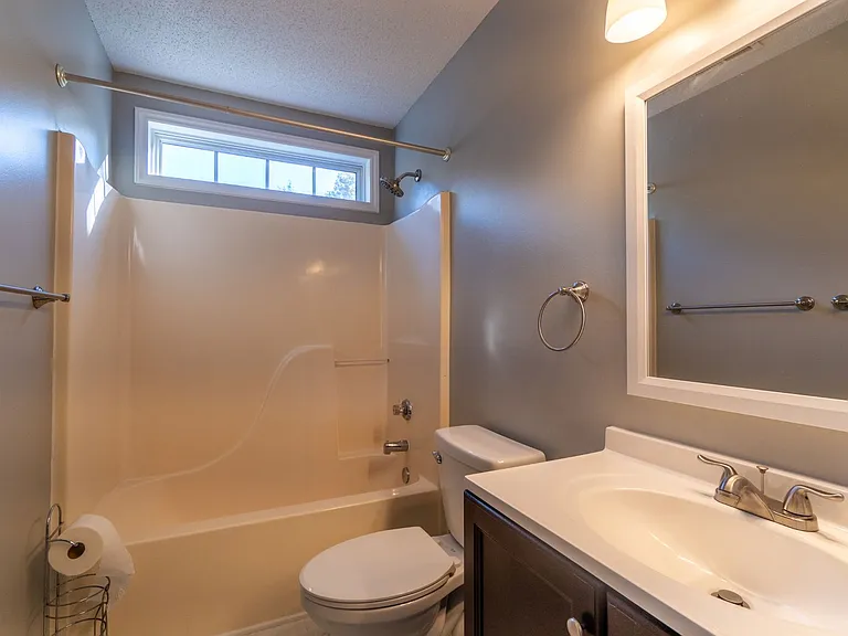 3923 Woodberry Lake Dr — Photo 23