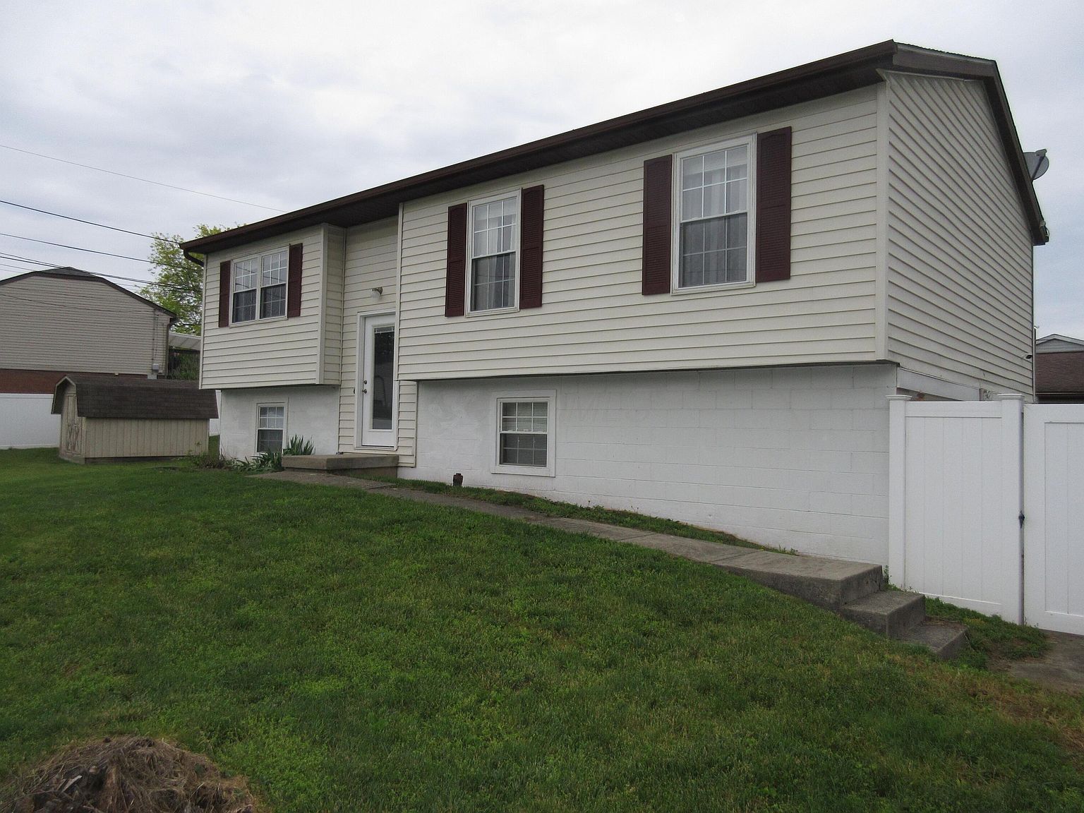 632 Licking View Dr, Heath, OH 43056 | Zillow