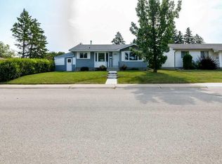 10 E Odstone Grn, Red Deer, AB T4N 5J1