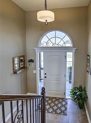 3rd image of 800 Hickory Dr